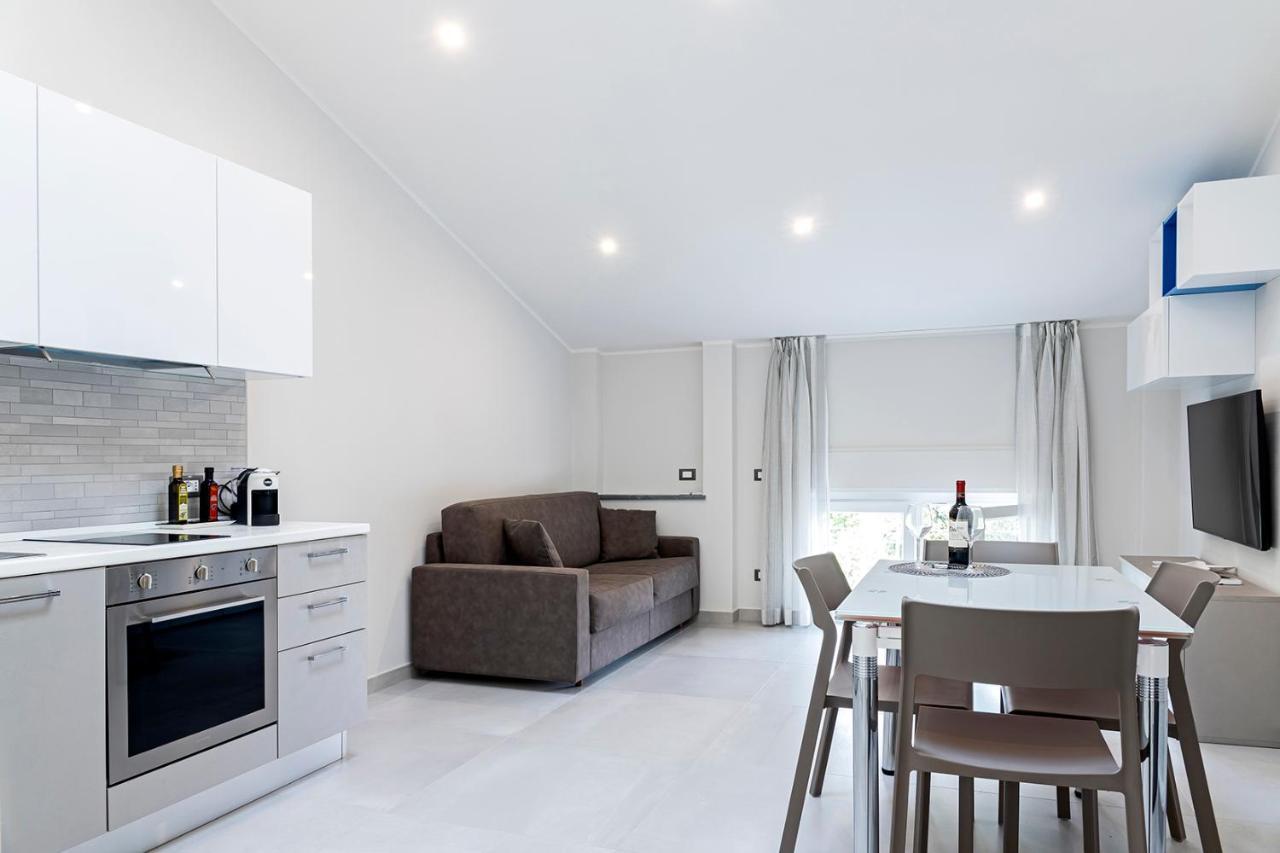 Versilia Residence - Colombo Лидо-ди-Камайоре Экстерьер фото